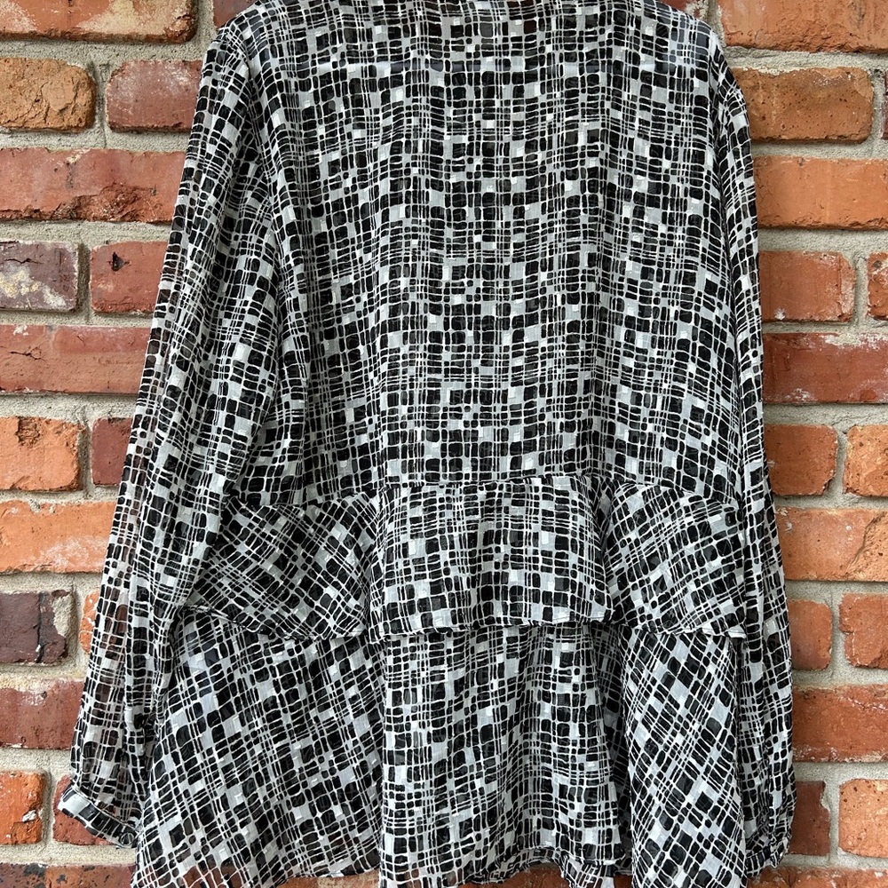 Chico’s Sheer Ruffled Neckline Blouse Size 3/XL - Picture 5 of 7